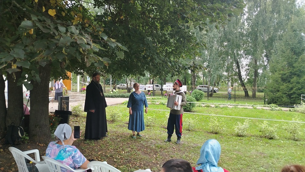 Приходской праздник «На горе-то церковка…»